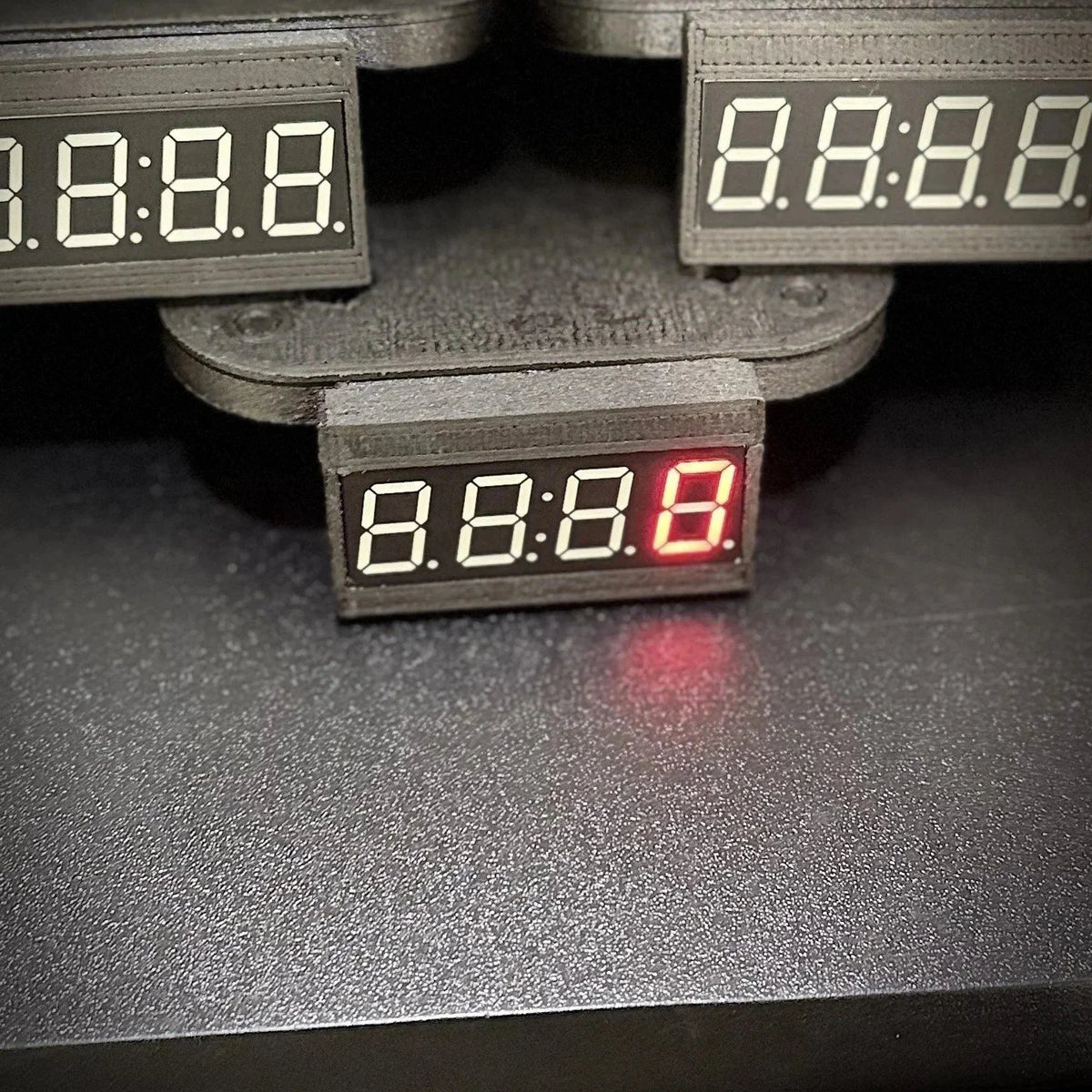 The LED screen on the Speedbag Champ counter, glowing a red zero
