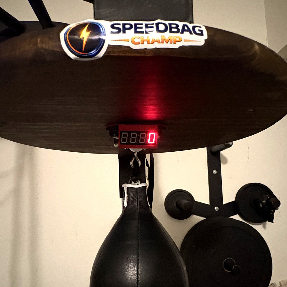 Counter + swivel with the LED screen: the Speedbag Champ LED screen and swivel mounted under a Speedbag Champ platform with a black speed bag